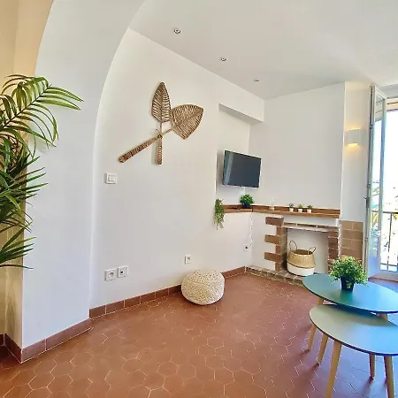 Sablettes Beach-plage-vue Mer-centre مينتون