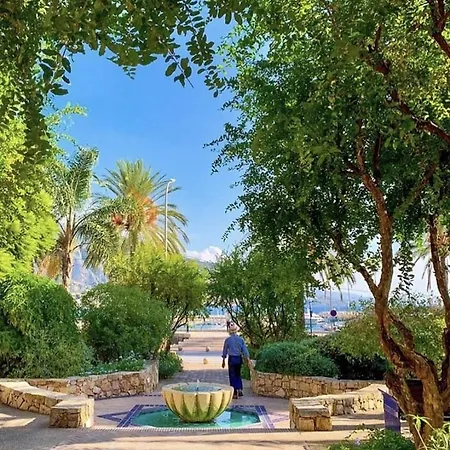 Sablettes Beach-plage-vue Mer-centre * مينتون