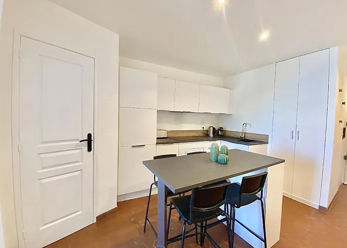 Sablettes Beach-plage-vue Mer-centre Apartment