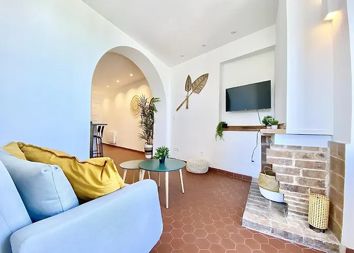 Sablettes Beach-plage-vue Mer-centre Menton